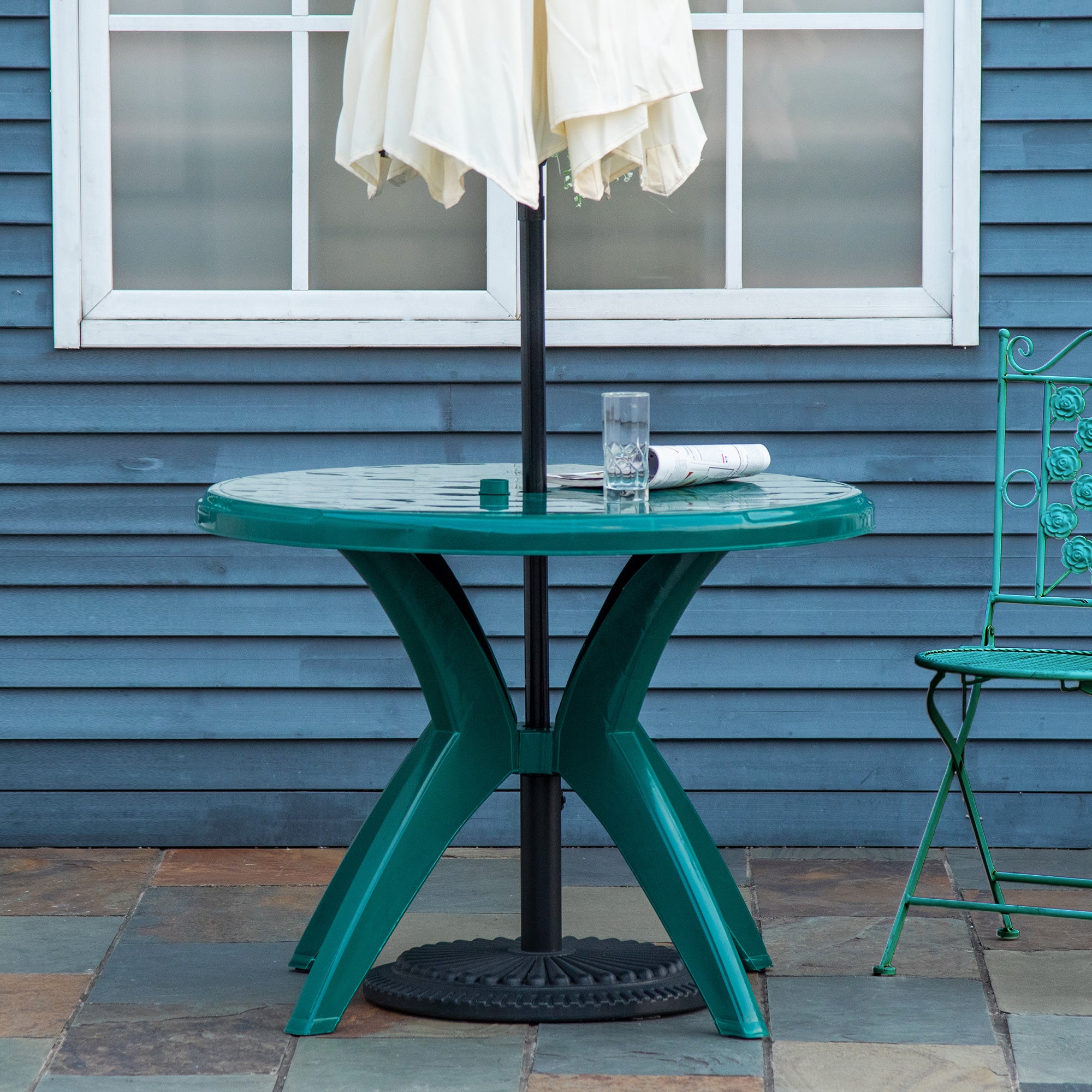 36.25" Dia Round Plastic Patio Table with Umbrella Hole, Outdoor Bistro Dining Table, for Bar, Garden, Backyard, Poolside, Yard, Green