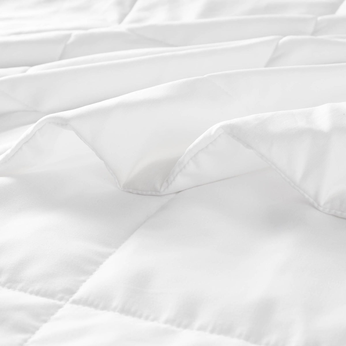 Down Alternative Blanket with Cool Touch, OEKO-TEX Certified, Machine Washable, Designed for Full, Queen Beds, 90" L x 90" W x 0.25" H, White