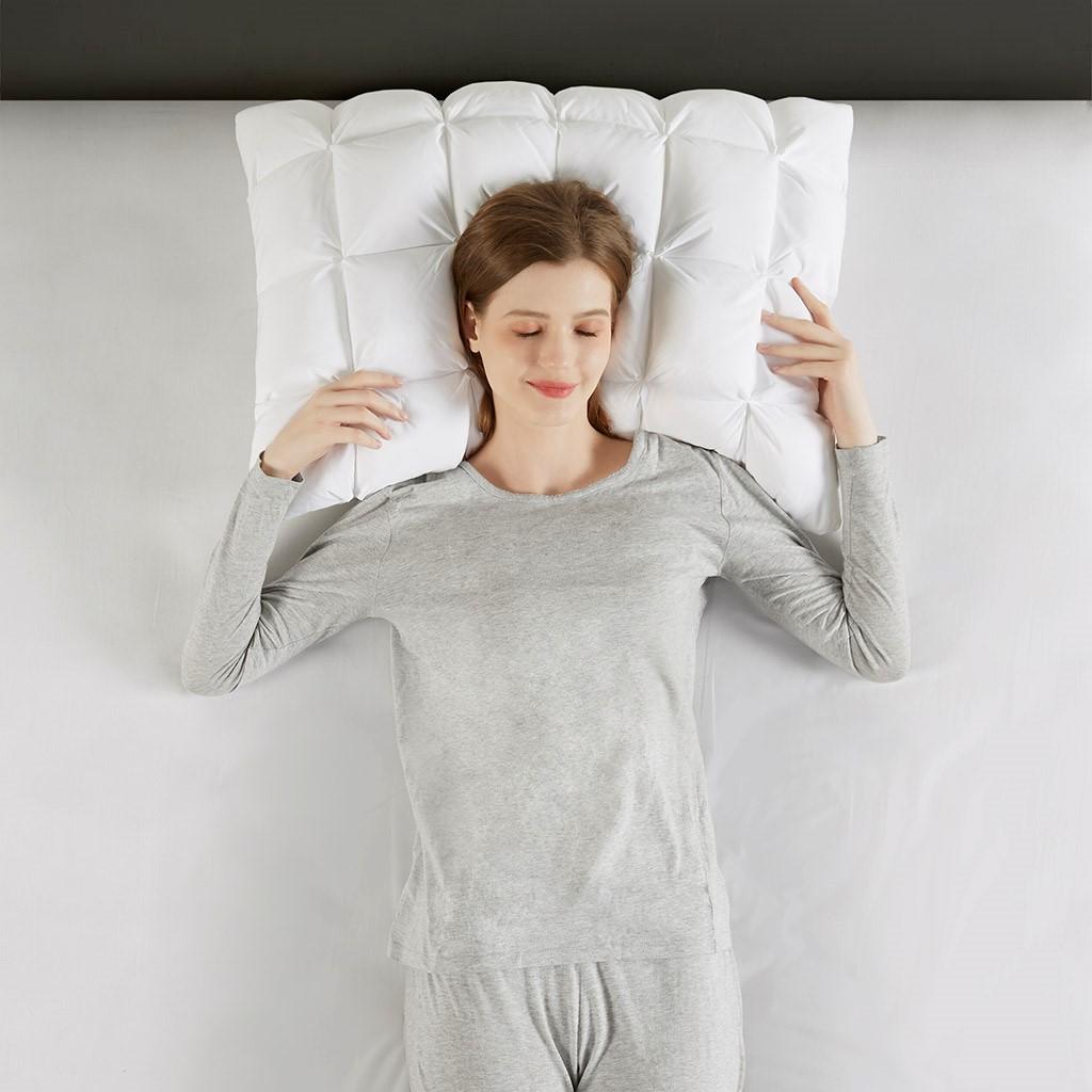 Luxuriously Soft Standard Overfilled Pillow Protector with 100% Polyester Microfiber, 3D Puff Stitching, Zipper Closure, 28" L x 20" W x 0.13" H, White