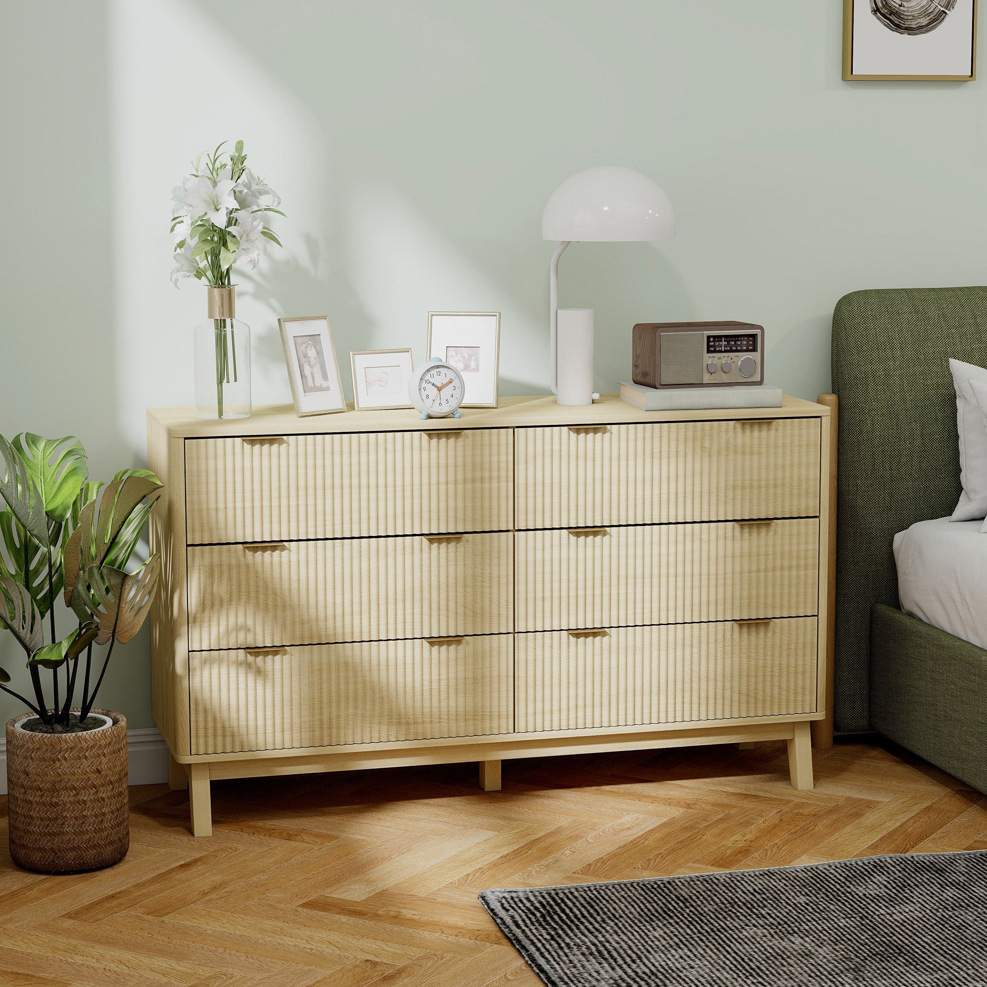 6 Drawer Double Dresser for Bedroom, Fluted Chest of Drawers with Gold Finger Pulls and 5 Wood Legs, Natural Wood