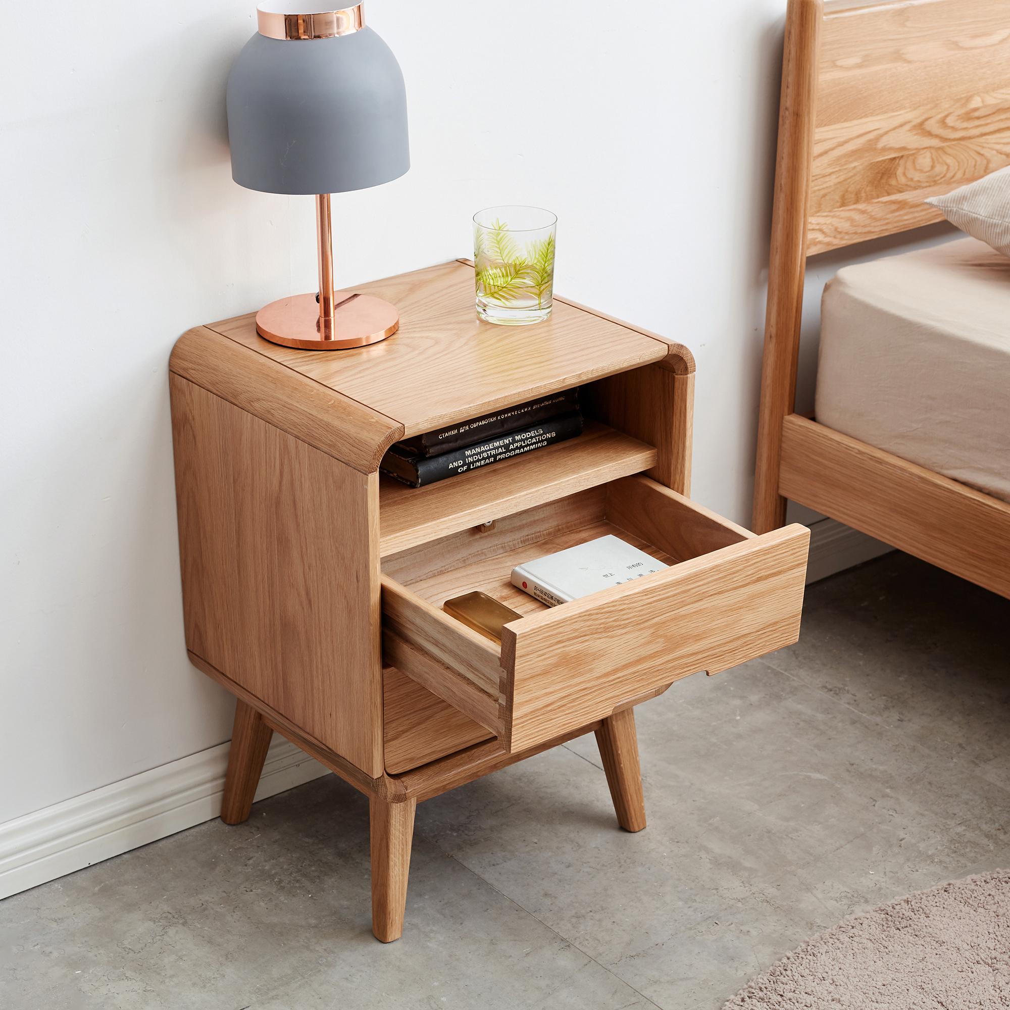 Solid Nightstand with Open Shelf & Cable Management Hole, Modern Bedside Cabinet for Compact Rooms, 16.5″ L x 13.5″ W x 23″ H, Natural