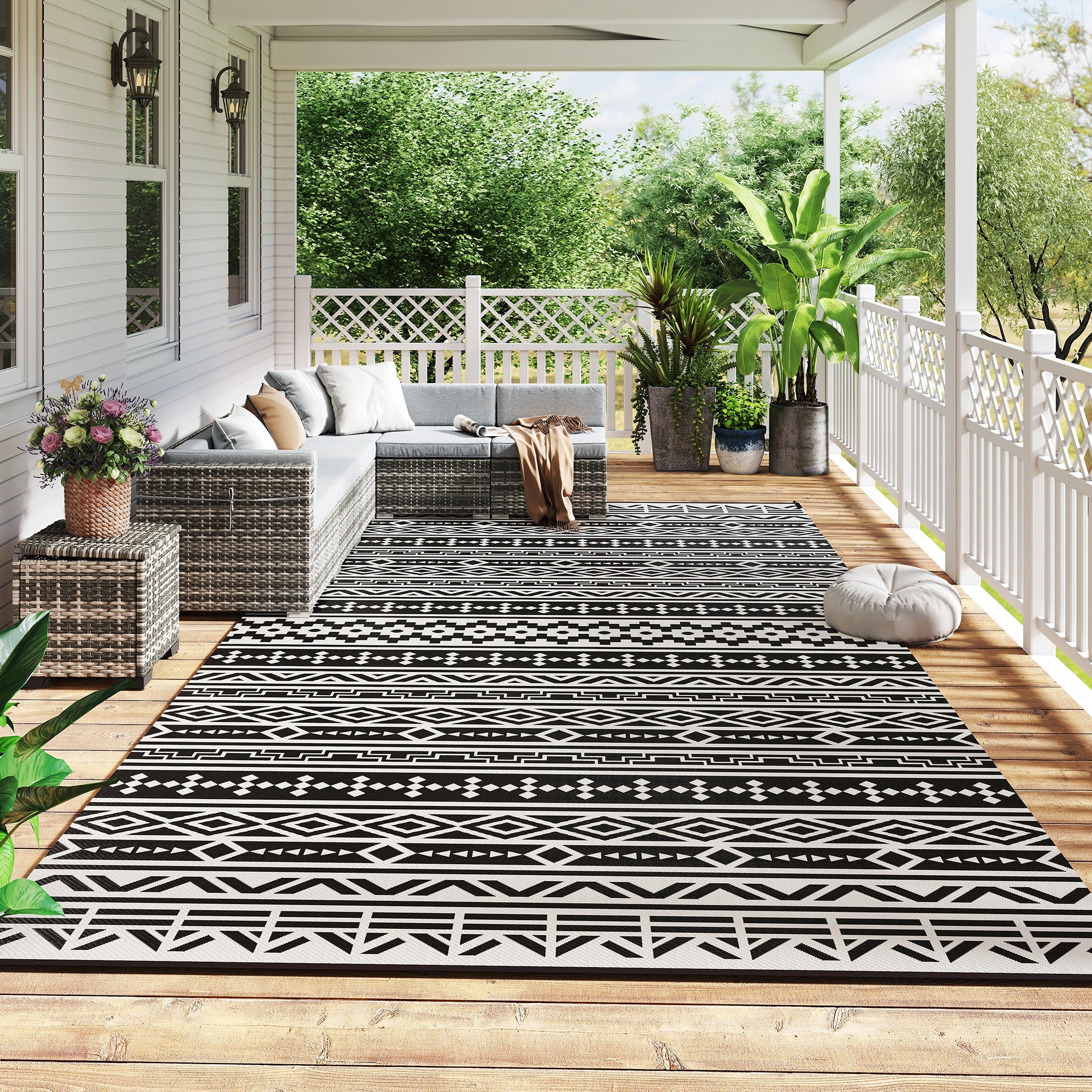Reversible Outdoor Rug, Waterproof Plastic Straw with Carry Bag, 9' x 18', Black & White Geometric Wall
