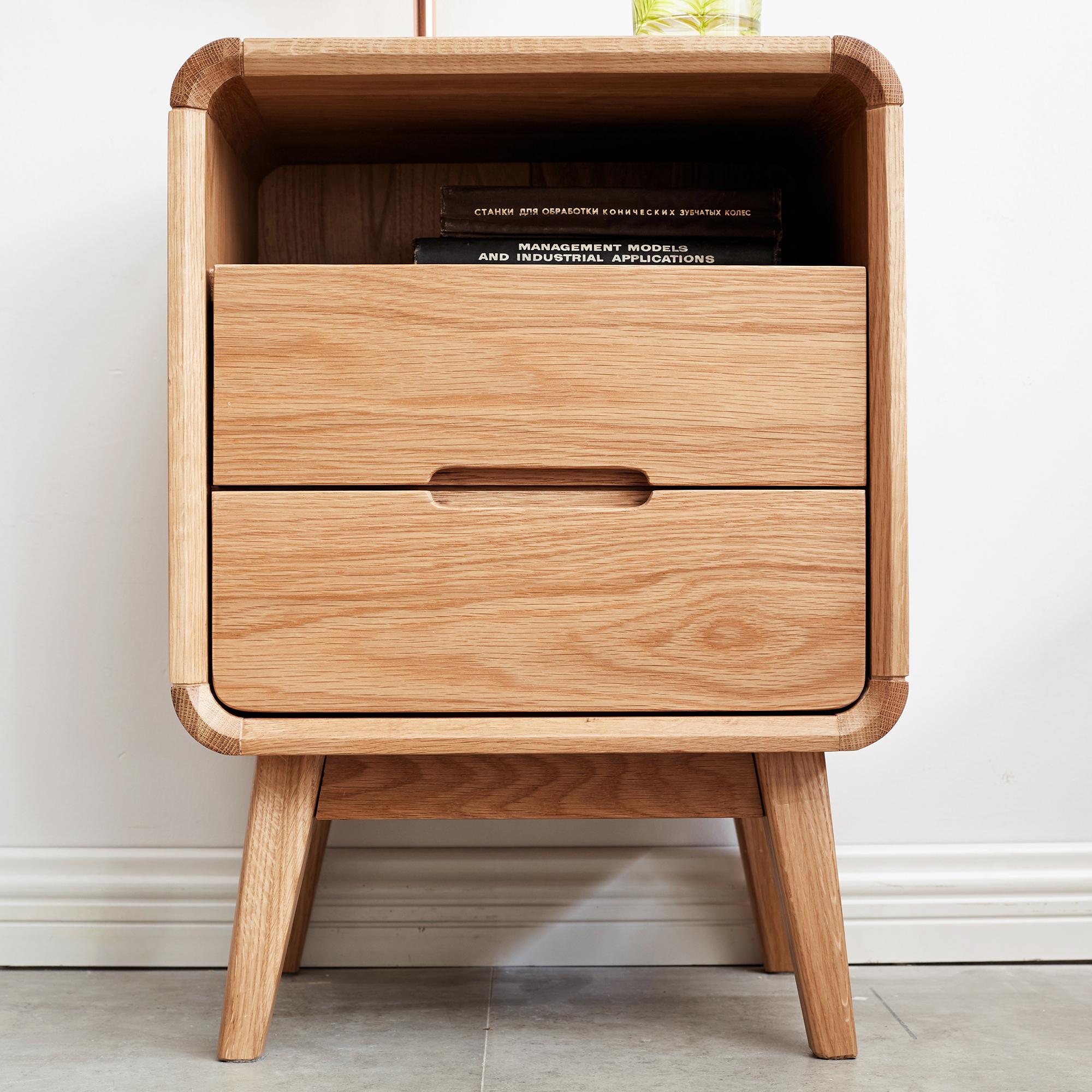Solid Nightstand with Open Shelf & Cable Management Hole, Modern Bedside Cabinet for Compact Rooms, 16.5″ L x 13.5″ W x 23″ H, Natural